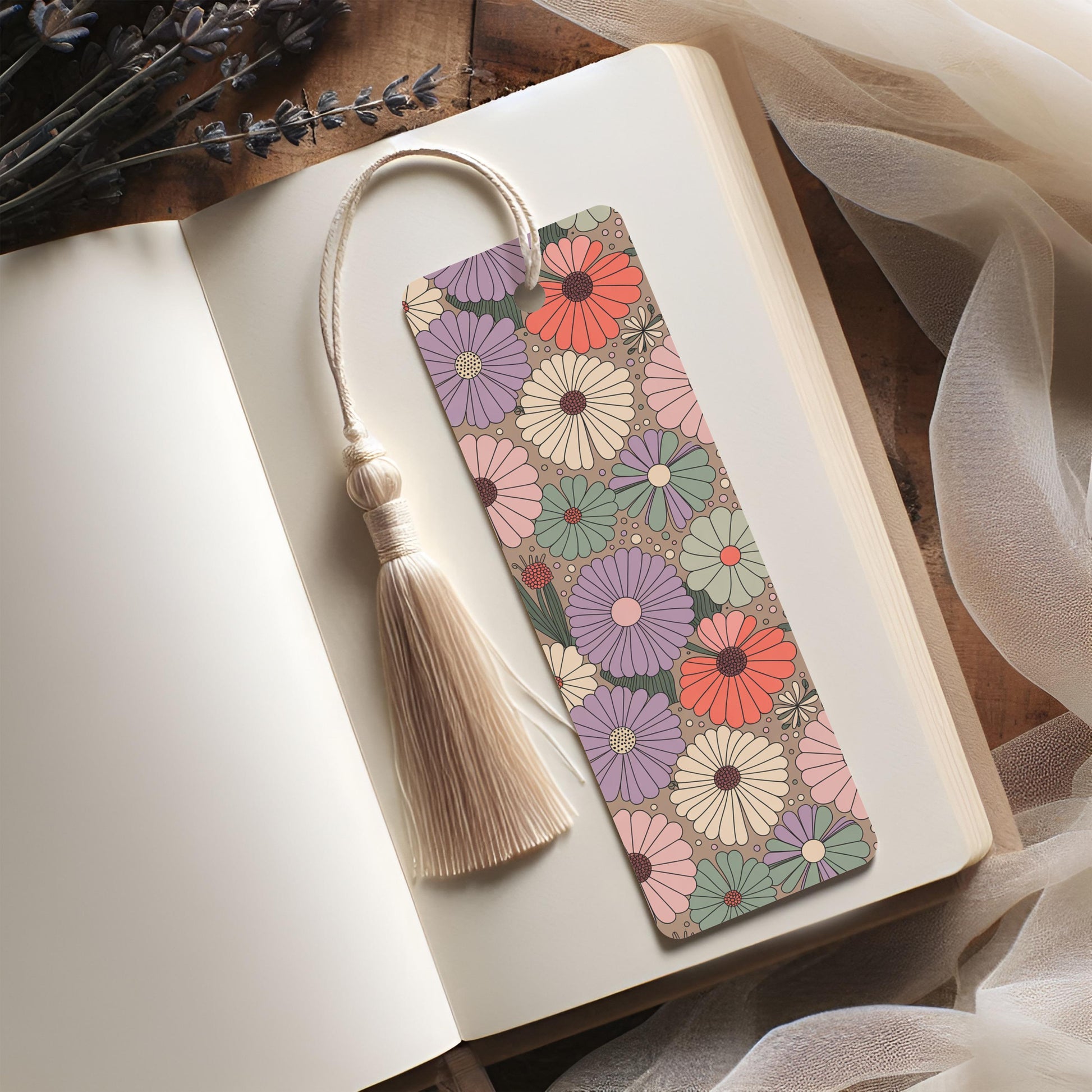 Floral Bookmark with Tassel, Colorful Daisy Print, Vintage Style, Reading Accessory, Gift for Book Lovers